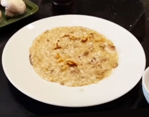 fungocesena_ricetta_Risotto-con-Funghi-Champignon-Noci