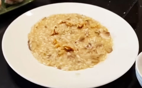 Risotto con Funghi Champignon Noci ed Erbette – Tutorial di Chef Max Mariola